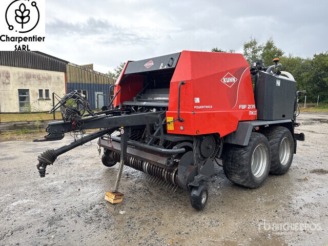 2015 Kuhn FBP 2135 MKII PowerTrack Enrubanneuse T/A Combination Baler Wrapper - Round baler, Bale wrapper: picture 1 2015 Kuhn FBP 2135 MKII PowerTrack Enrubanneuse T/A Combination Baler Wrapper - Round baler, Bale wrapper: picture 1