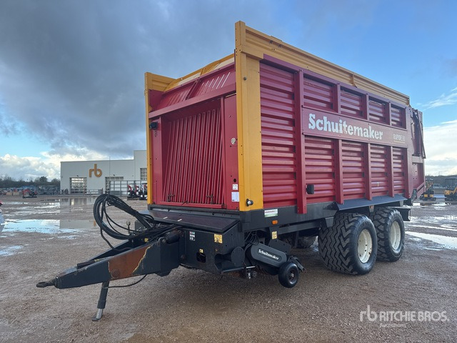 2015 Schuitemaker R580SH T/A Autochargeuse 2 Essieux 38m3 Silage Wagon - Hay and forage equipment: picture 1 2015 Schuitemaker R580SH T/A Autochargeuse 2 Essieux 38m3 Silage Wagon - Hay and forage equipment: picture 1