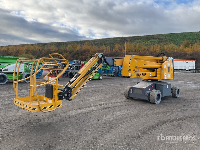 2012 Haulotte HA15IP 2WD Electric Articulating Boom Lift - Articulated boom: picture 2 2012 Haulotte HA15IP 2WD Electric Articulating Boom Lift - Articulated boom: picture 2