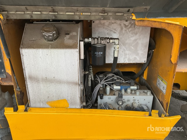 2014 Haulotte Compact 10DX 4x4 Diesel Scissor Lift - Scissor lift: picture 5 2014 Haulotte Compact 10DX 4x4 Diesel Scissor Lift - Scissor lift: picture 5