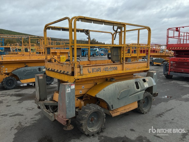 2014 Haulotte Compact 10DX 4x4 Diesel Scissor Lift - Scissor lift: picture 2 2014 Haulotte Compact 10DX 4x4 Diesel Scissor Lift - Scissor lift: picture 2