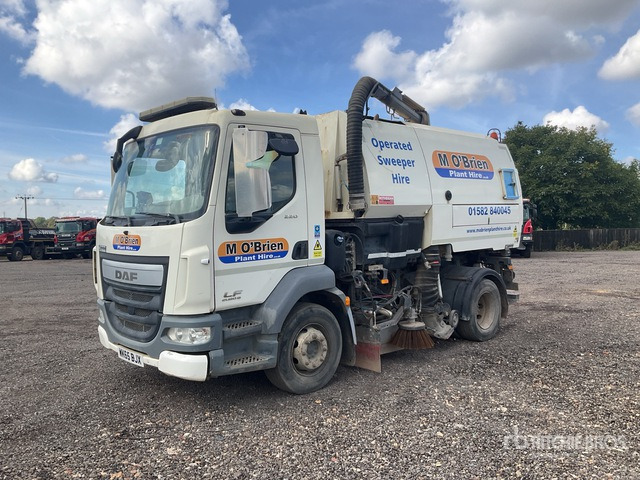 2015 DAF LF Euro 6 2015 Johnston on Sweeper Truck - Road sweeper: picture 2 2015 DAF LF Euro 6 2015 Johnston on Sweeper Truck - Road sweeper: picture 2