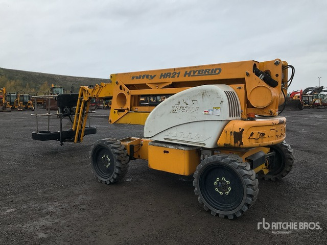 2015 Nifty-Lift HR21-141 4WD Hybrid Articulating Boom Lift - Articulated boom: picture 3 2015 Nifty-Lift HR21-141 4WD Hybrid Articulating Boom Lift - Articulated boom: picture 3