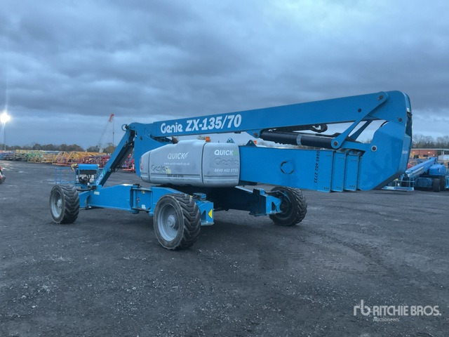 2017 Genie ZX135/70 4WD Diesel Articulating Boom Lift - Articulated boom: picture 4 2017 Genie ZX135/70 4WD Diesel Articulating Boom Lift - Articulated boom: picture 4