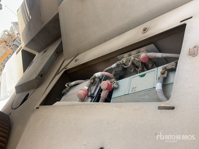 2007 Grove RT700E 55 ton 4x4x4 (Inoperable) Rough Terrain Crane - Rough terrain crane: picture 5 2007 Grove RT700E 55 ton 4x4x4 (Inoperable) Rough Terrain Crane - Rough terrain crane: picture 5