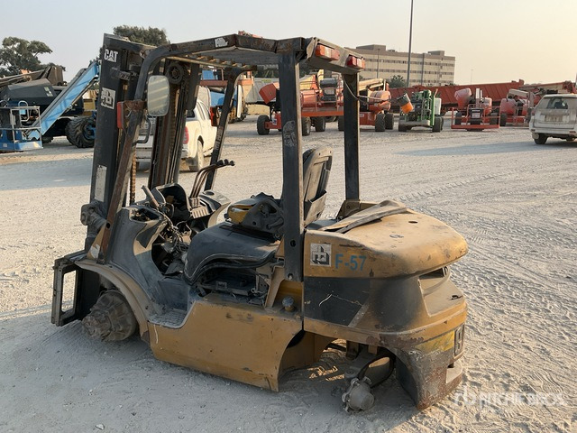 2008 Cat DP30NT 3 ton (Inoperable) Forklift - Diesel forklift: picture 2 2008 Cat DP30NT 3 ton (Inoperable) Forklift - Diesel forklift: picture 2