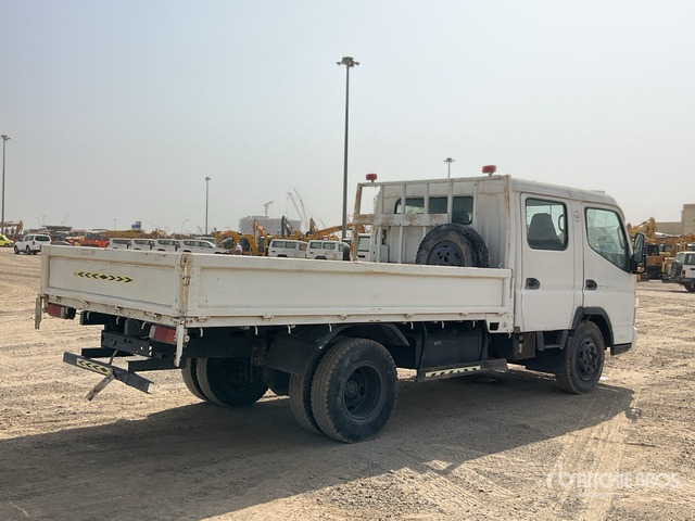 2010 Mitsubishi Canter 4x2 Crew Cab Flatbed Truck - Dropside/ Flatbed truck: picture 4 2010 Mitsubishi Canter 4x2 Crew Cab Flatbed Truck - Dropside/ Flatbed truck: picture 4