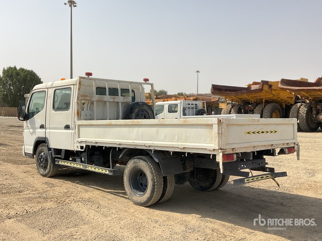 2010 Mitsubishi Canter 4x2 Crew Cab Flatbed Truck - Dropside/ Flatbed truck: picture 3 2010 Mitsubishi Canter 4x2 Crew Cab Flatbed Truck - Dropside/ Flatbed truck: picture 3
