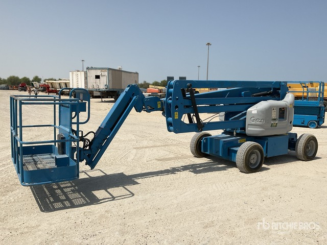 2012 Genie Z-45/25J 2WD Diesel Articulating Boom Lift - Articulated boom: picture 2 2012 Genie Z-45/25J 2WD Diesel Articulating Boom Lift - Articulated boom: picture 2