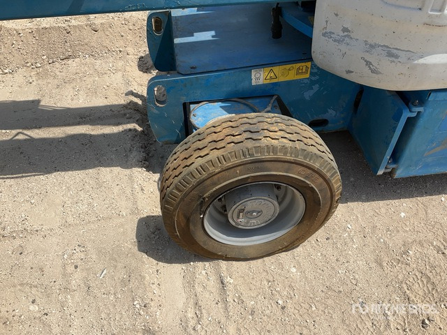 2012 Genie Z-45/25J 2WD Diesel (Inoperable) Articulating Boom Lift - Articulated boom: picture 5 2012 Genie Z-45/25J 2WD Diesel (Inoperable) Articulating Boom Lift - Articulated boom: picture 5