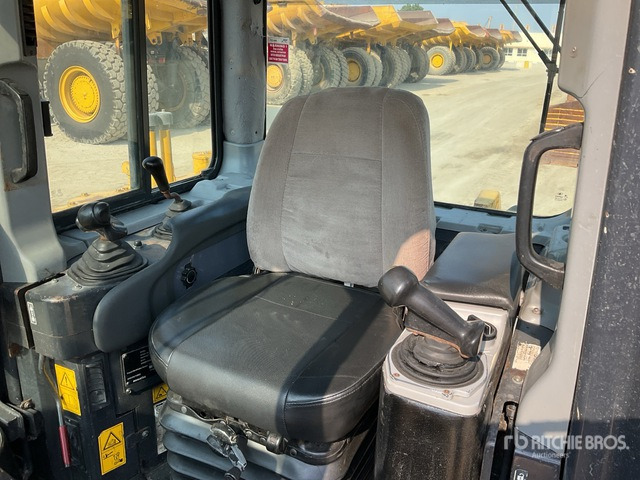 2012 Komatsu D155A-6 Crawler Dozer - Bulldozer: picture 5 2012 Komatsu D155A-6 Crawler Dozer - Bulldozer: picture 5