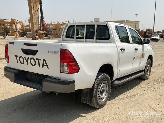 2018 Toyota Hilux 4x4 Crew Cab Pickup - Pickup truck: picture 4 2018 Toyota Hilux 4x4 Crew Cab Pickup - Pickup truck: picture 4