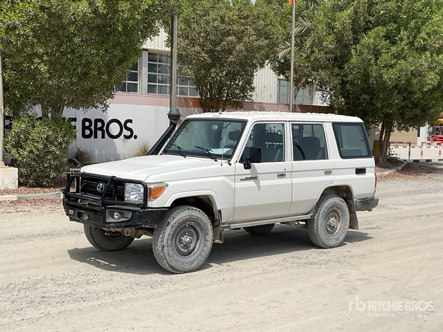 2019 Toyota Land Cruiser 76L 4x4 SUV - SUV: picture 2 2019 Toyota Land Cruiser 76L 4x4 SUV - SUV: picture 2