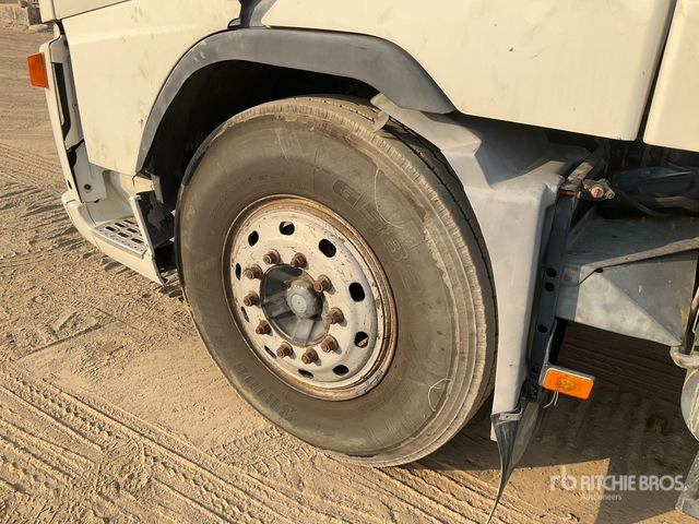 2002 Volvo FH12 6x4 T/A Sleeper Truck Tractor - Tractor unit: picture 5 2002 Volvo FH12 6x4 T/A Sleeper Truck Tractor - Tractor unit: picture 5