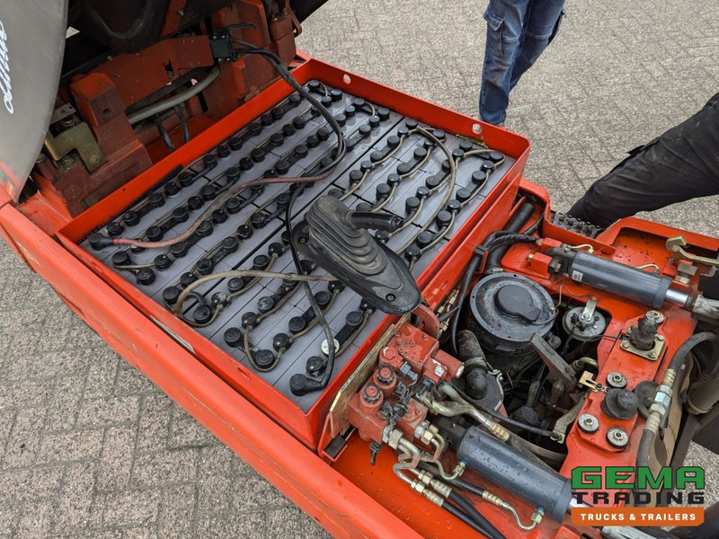 Electric forklift Linde E30 02 - 4058 uur - Duplex Mast - Volrubber Banden - Eurotron 80V-80A Oplader (M34): picture 6