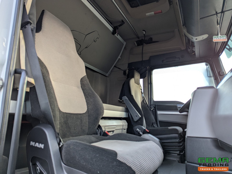 Autotransporter truck MAN TGX 26.500 6x2/4 LL Euro6 - Retarder + Recker FZ3 3-Assige Aanhanger - Uitschuifbaar: picture 17