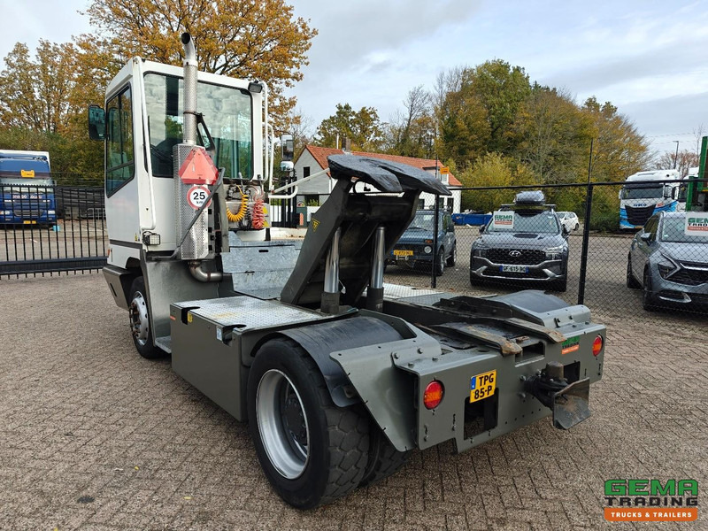 Terberg YT222 Gereviseerde Allison Versnellingsbak - Schotel 27T - Vangmuil - Cummins - Landbouw Kenteken 40km/h - Terminal tractor: picture 4 Terberg YT222 Gereviseerde Allison Versnellingsbak - Schotel 27T - Vangmuil - Cummins - Landbouw Kenteken 40km/h - Terminal tractor: picture 4