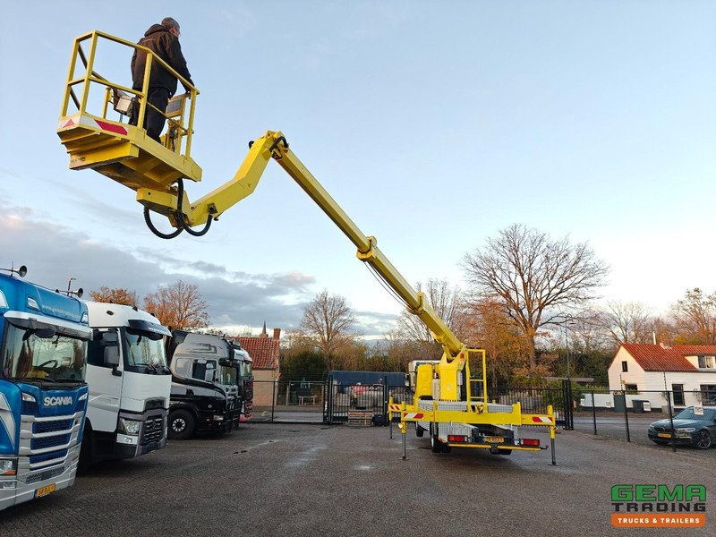DAF LF 180 FA 4x2 Dagcab Euro6A - T225 Ruthman - Hoogwerker- 101.534km - 04/2026 APK - Truck: picture 3 DAF LF 180 FA 4x2 Dagcab Euro6A - T225 Ruthman - Hoogwerker- 101.534km - 04/2026 APK - Truck: picture 3