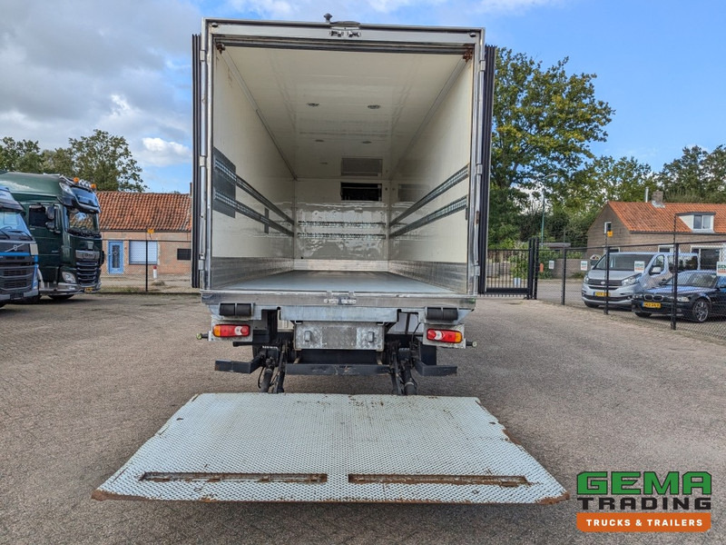 Volvo FL210 4x2 Daycab 18Ton Euro5 Handgeschakeld - Koel-VriesBak 8.38M - Frigo Block - Laadklep 1500KG (V803) - Isothermal truck: picture 5 Volvo FL210 4x2 Daycab 18Ton Euro5 Handgeschakeld - Koel-VriesBak 8.38M - Frigo Block - Laadklep 1500KG (V803) - Isothermal truck: picture 5