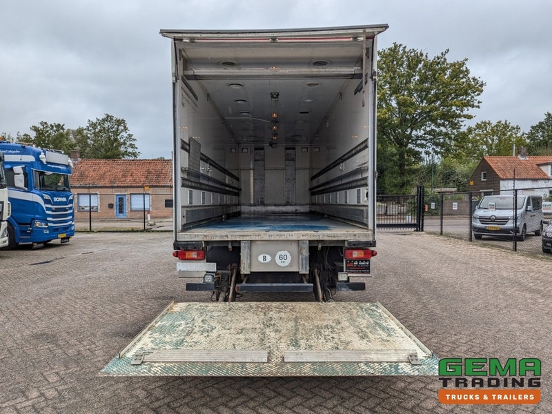 Volvo FM330 4x2 Daycab Euro5 KuikenBak 8.2m + Webasto Heater + Dhollandia 2000KG - Livestock truck: picture 5 Volvo FM330 4x2 Daycab Euro5 KuikenBak 8.2m + Webasto Heater + Dhollandia 2000KG - Livestock truck: picture 5