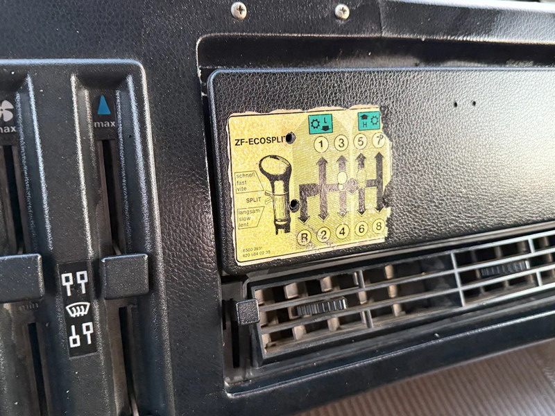 Dropside/ Flatbed truck, Crane truck Mercedes-Benz SK 2635 V8 6X6 Chassis Spring/spring ZF Man Gear OM442: picture 15