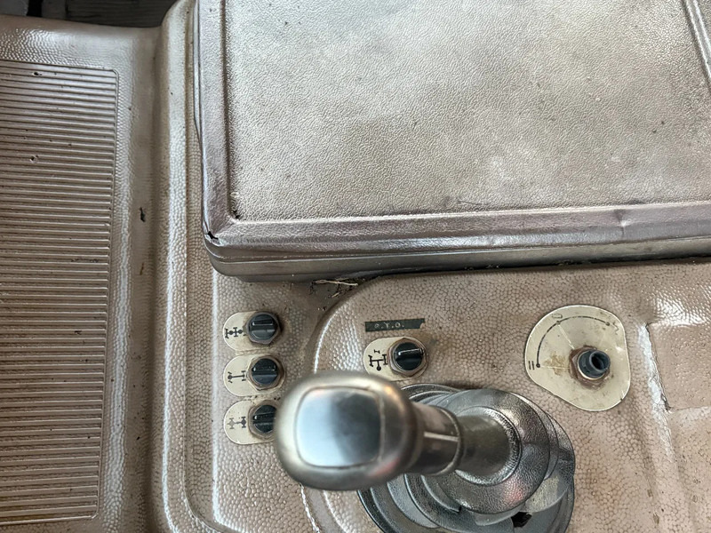 Dropside/ Flatbed truck, Crane truck Mercedes-Benz SK 2635 V8 6X6 Chassis Spring/spring ZF Man Gear OM442: picture 17