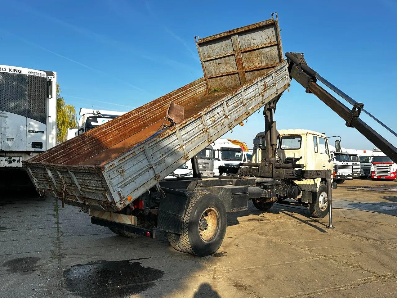 Toyota HINO 14T 4X2 Tipper+Crane Hiab 765 Spring/Spring - Tipper: picture 4 Toyota HINO 14T 4X2 Tipper+Crane Hiab 765 Spring/Spring - Tipper: picture 4