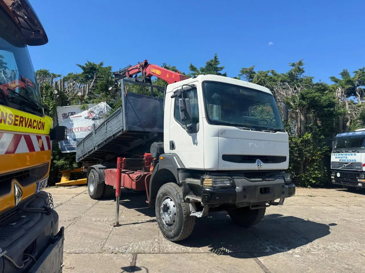 Renault Kerax 340 4X2 Tipper+Crane Spring/Spring Euro2 M - Tractor unit: picture 1 Renault Kerax 340 4X2 Tipper+Crane Spring/Spring Euro2 M - Tractor unit: picture 1