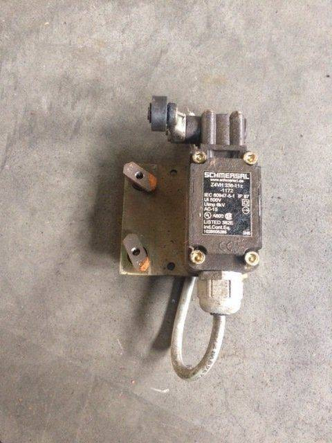 2XPosition Switch for Linde K15-4, and Still M15-4 - Steering column switch for Material handling equipment: picture 1 2XPosition Switch for Linde K15-4, and Still M15-4 - Steering column switch for Material handling equipment: picture 1