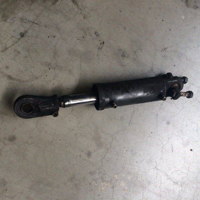 Cylinder Tilt for Linde E30, Series 336-03 - Hydraulic cylinder for Material handling equipment: picture 2 Cylinder Tilt for Linde E30, Series 336-03 - Hydraulic cylinder for Material handling equipment: picture 2
