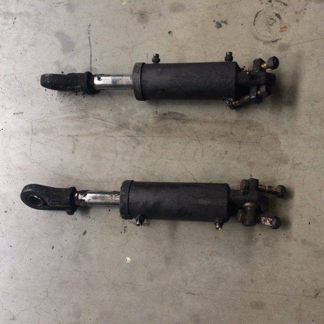 Cylinder Tilt for Linde E30, Series 336-03 - Hydraulic cylinder for Material handling equipment: picture 1 Cylinder Tilt for Linde E30, Series 336-03 - Hydraulic cylinder for Material handling equipment: picture 1