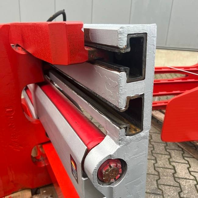 Dürwen Bale Clamp with side shift - Clamp: picture 3 Dürwen Bale Clamp with side shift - Clamp: picture 3