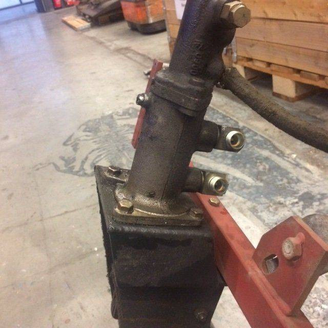 Foot Pedal for Linde E35P, Series 337 - Pedal for Material handling equipment: picture 4 Foot Pedal for Linde E35P, Series 337 - Pedal for Material handling equipment: picture 4