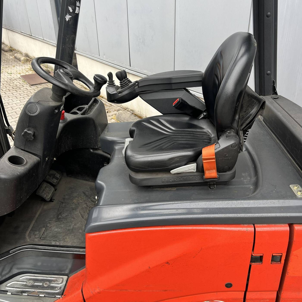 Linde E16H (386-01) - Electric forklift: picture 3 Linde E16H (386-01) - Electric forklift: picture 3
