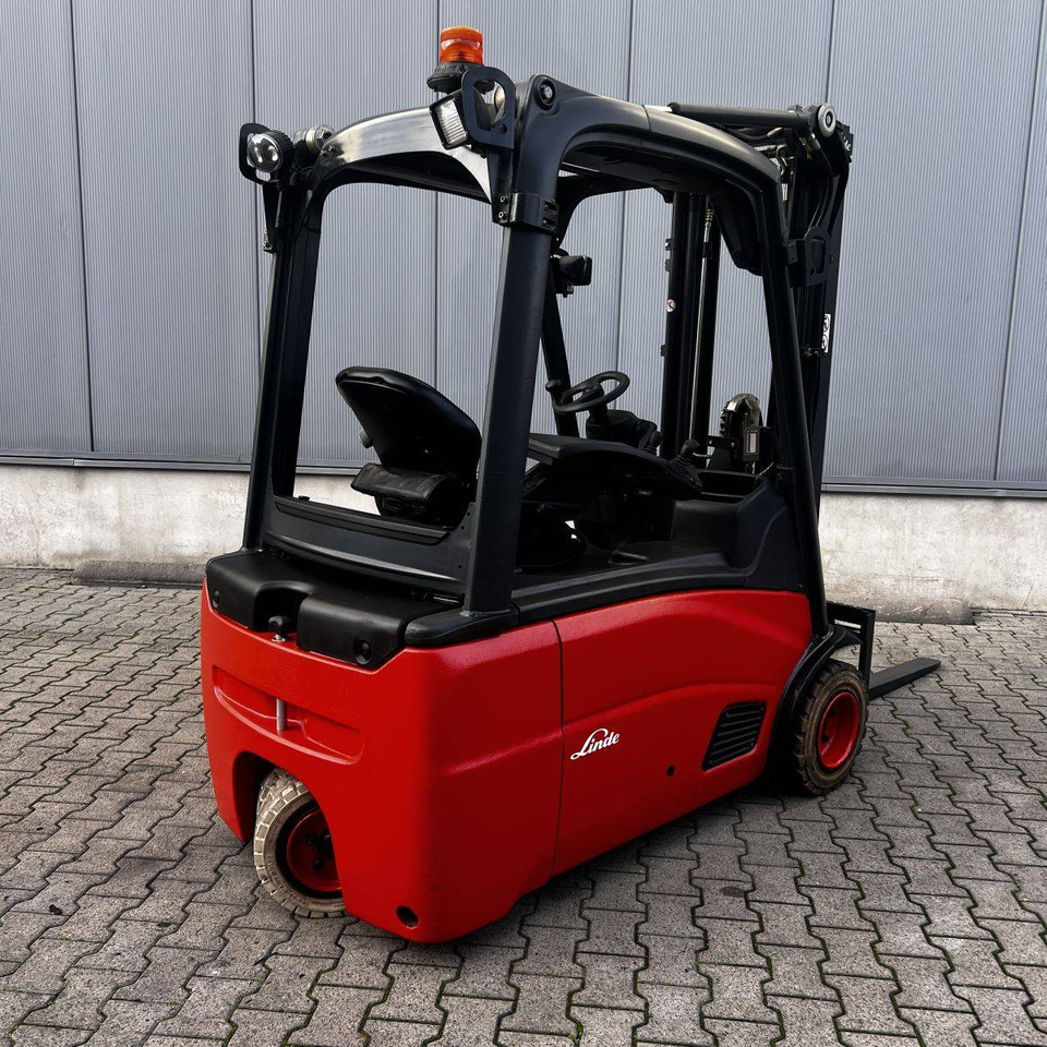 Linde E20L (386) - Electric forklift: picture 2 Linde E20L (386) - Electric forklift: picture 2