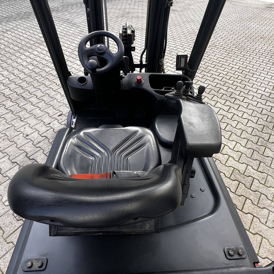 Linde E20L (386) - Electric forklift: picture 3 Linde E20L (386) - Electric forklift: picture 3