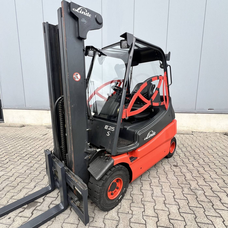 Linde E25S (336-03) - Electric forklift: picture 1 Linde E25S (336-03) - Electric forklift: picture 1