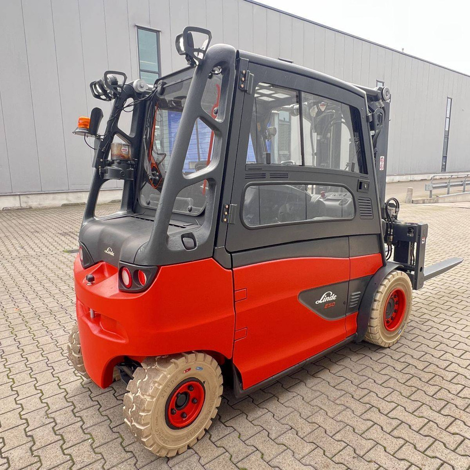 Linde E50/600L (388) LOW - Electric forklift: picture 4 Linde E50/600L (388) LOW - Electric forklift: picture 4