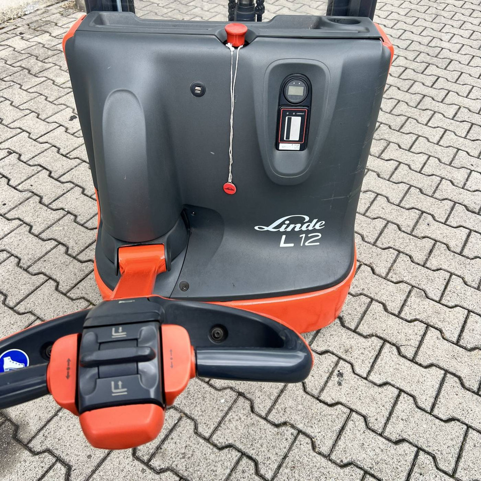 Linde L12 (1172) - Stacker: picture 5 Linde L12 (1172) - Stacker: picture 5