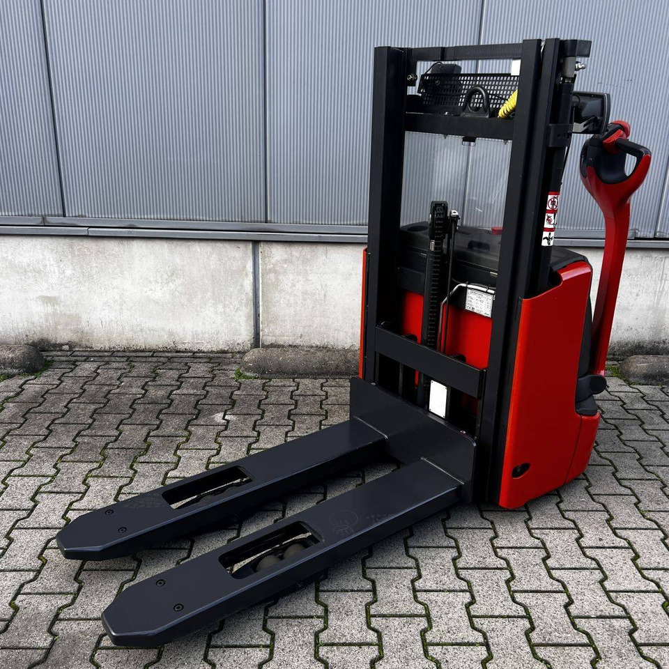 Linde L12 (1172) - Stacker: picture 4 Linde L12 (1172) - Stacker: picture 4