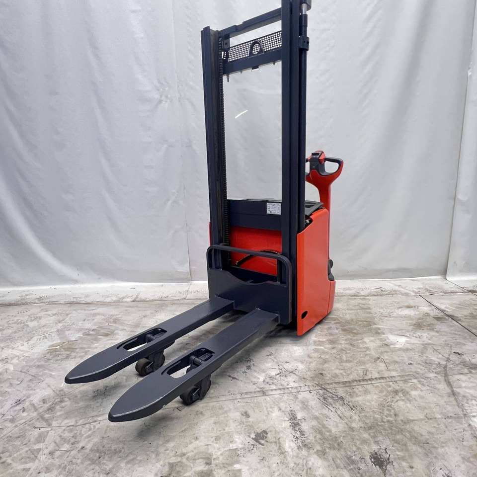Linde L12i (1172) - Stacker: picture 3 Linde L12i (1172) - Stacker: picture 3