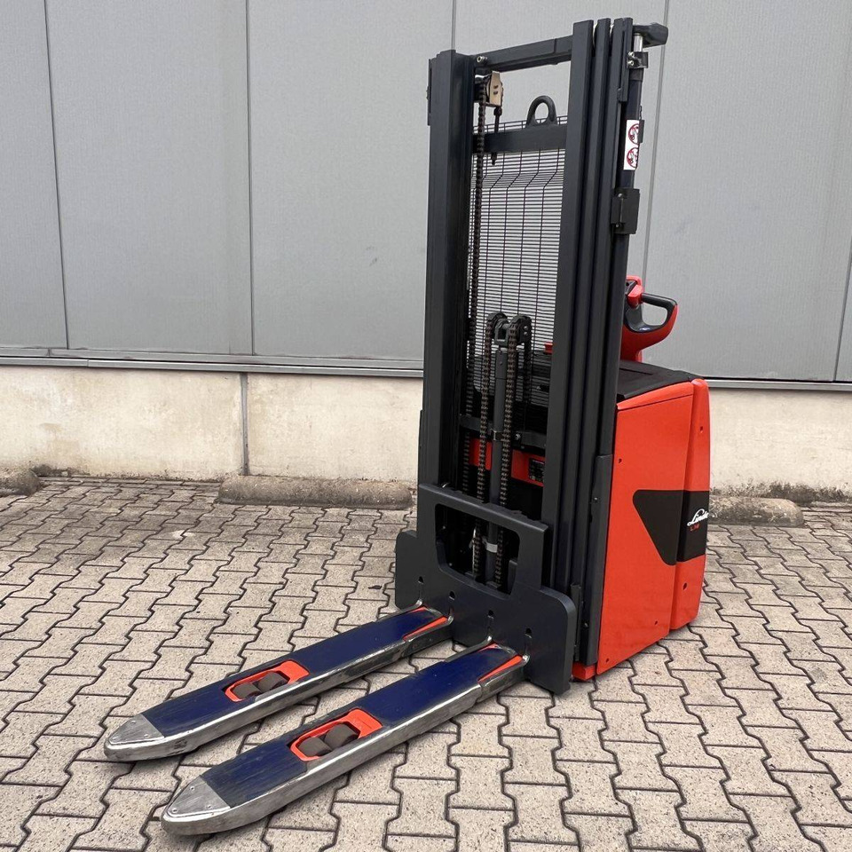 Linde L14 (1173) - Stacker: picture 2 Linde L14 (1173) - Stacker: picture 2