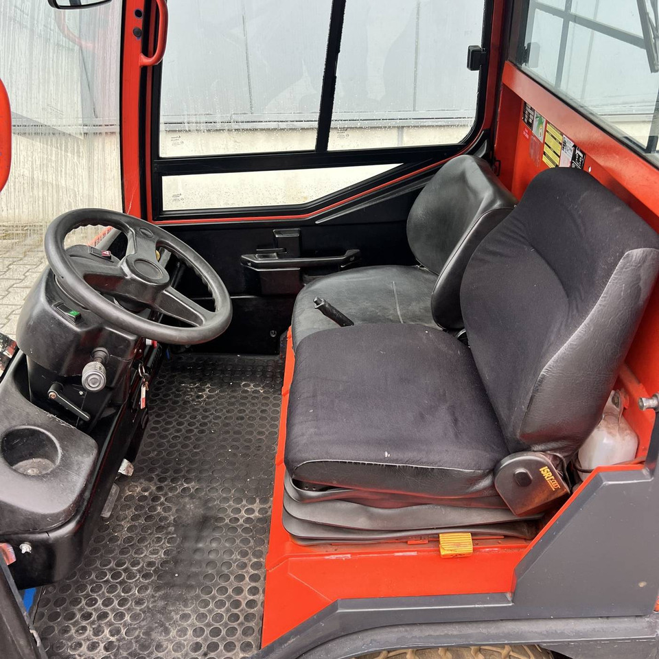 Linde P250 LWB (127) - Tow tractor: picture 5 Linde P250 LWB (127) - Tow tractor: picture 5