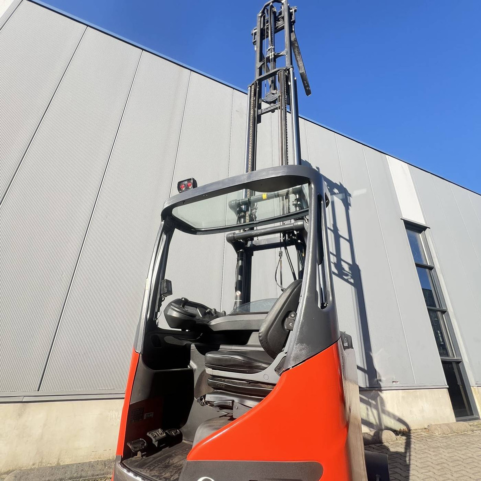 Linde R14G (1120) - Reach truck: picture 3 Linde R14G (1120) - Reach truck: picture 3