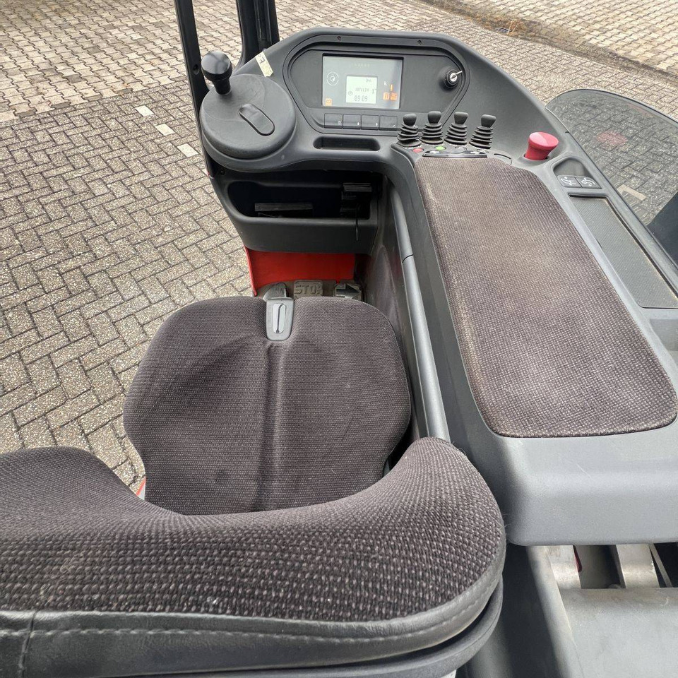 Linde R14HD (1120) - Reach truck: picture 5 Linde R14HD (1120) - Reach truck: picture 5