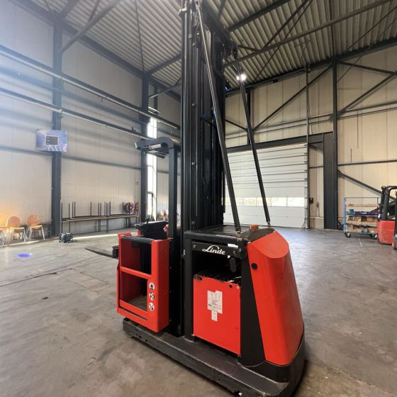 Linde V12 (015) - Order picker: picture 1 Linde V12 (015) - Order picker: picture 1