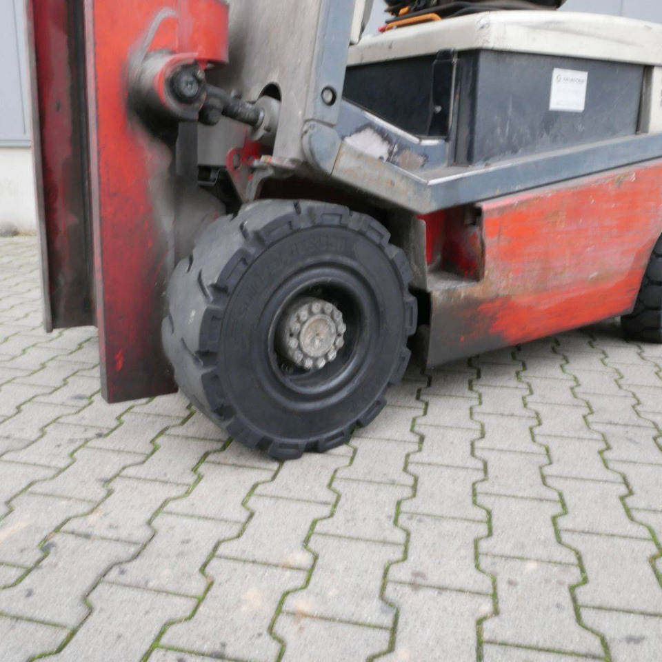 Electric forklift Nissan QX25 (Q02L25CU): picture 9
