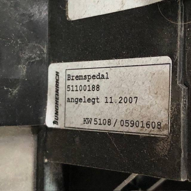 Plate floor for Jungheinrich - Pedal for Material handling equipment: picture 4 Plate floor for Jungheinrich - Pedal for Material handling equipment: picture 4