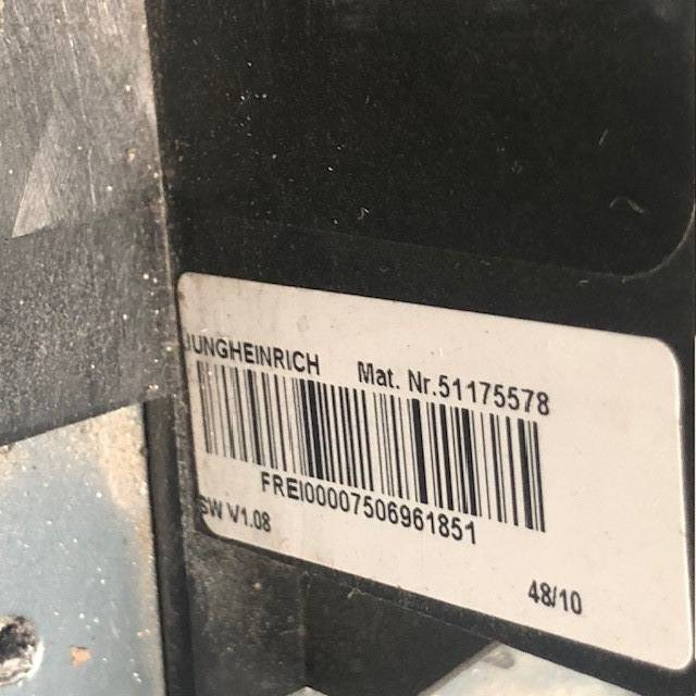 Plate floor for Jungheinrich - Pedal for Material handling equipment: picture 4 Plate floor for Jungheinrich - Pedal for Material handling equipment: picture 4