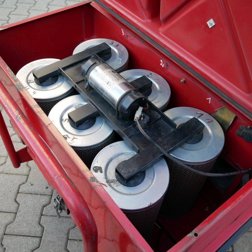 RCM 703H (LPG) - Industrial sweeper: picture 5 RCM 703H (LPG) - Industrial sweeper: picture 5